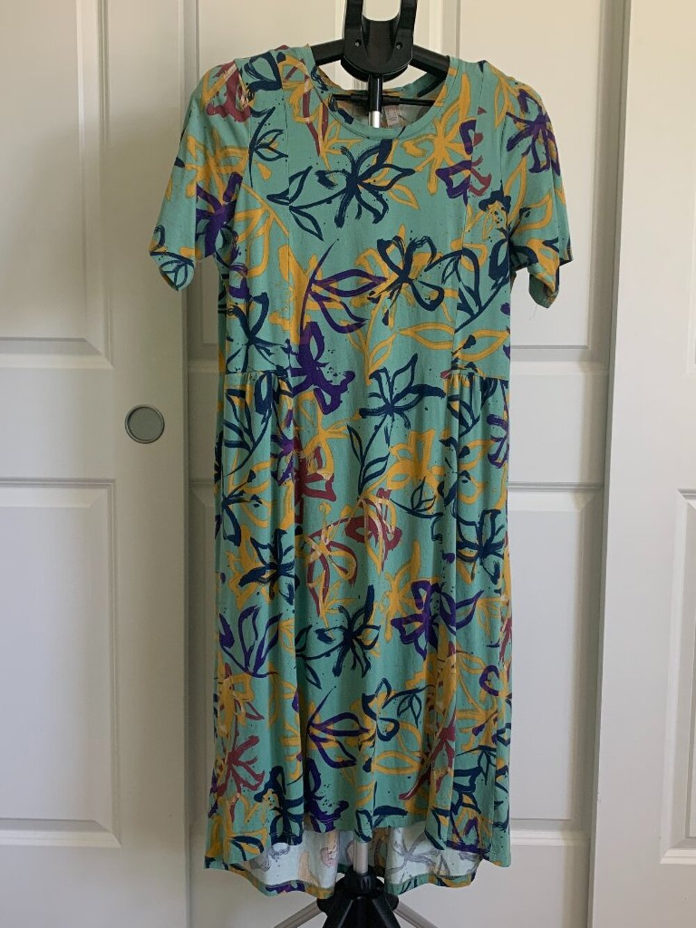 LOGO by Lori Goldstein Katya Midi dress green abstract floral print Size M Modal
